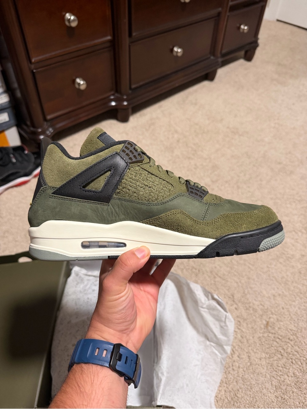 Jordan 4 ‘Olive’